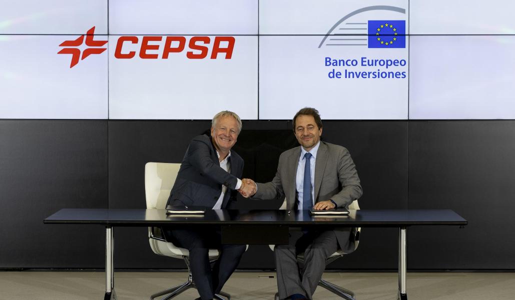 Spain: EIB and CEPSA sign €285 million loan to finance the construction ...